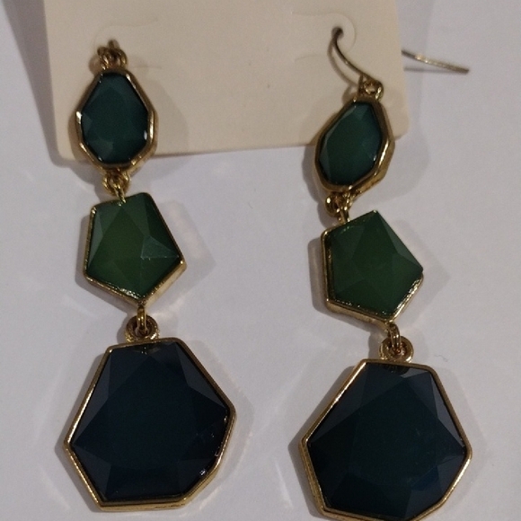 Forever 21 Green Gemstone Dangle Earrings in Warm Gold — Women  Fashion Jewelry - Picture 5 of 8